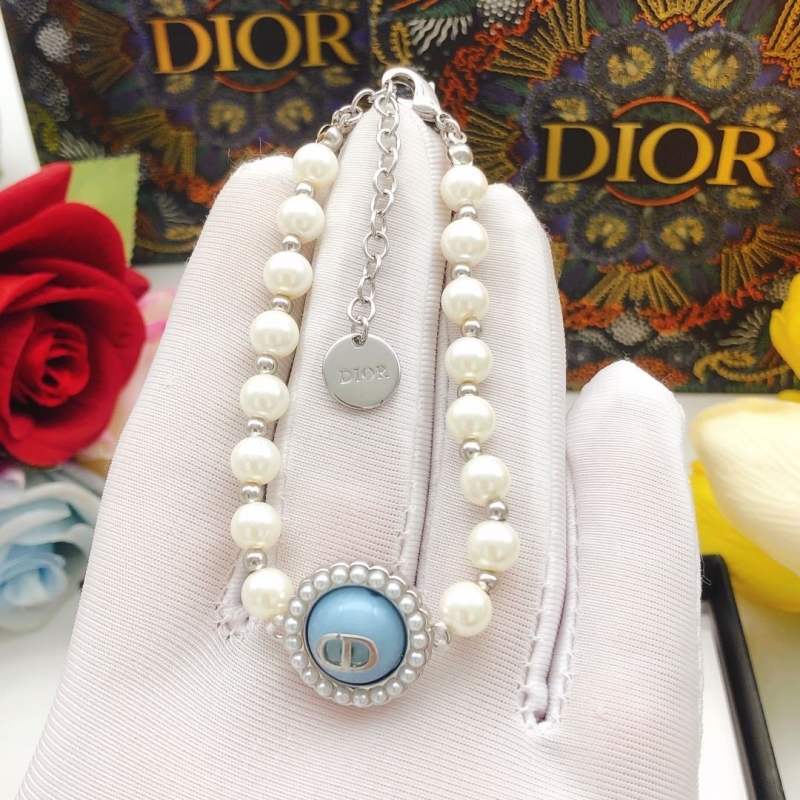 chr1st1an D10r bracelets